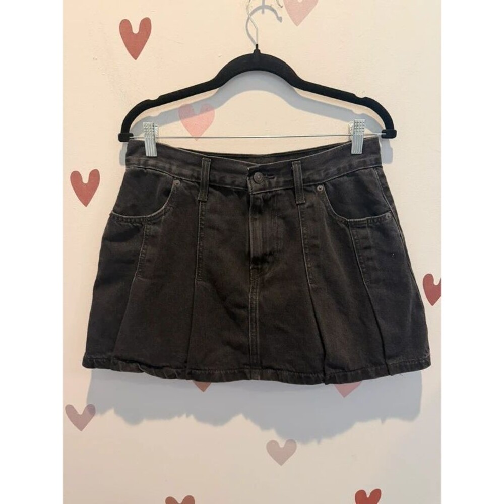 Levi Pleated Denim Skirt 29